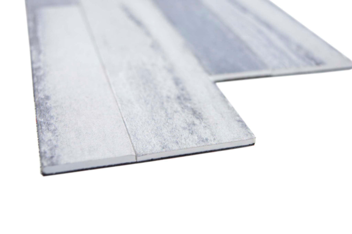 Självhäftande väggpanel Grå Mjölby - 018 | 610x152x5mm. Säljs styckvis.