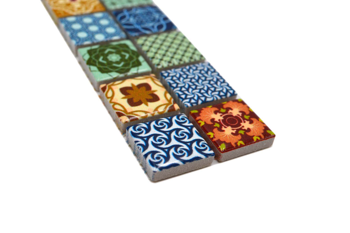 Bård (Klinker) Flerfärgad Markaryd - 030 | 23x23x5mm. Säljs styckvis.