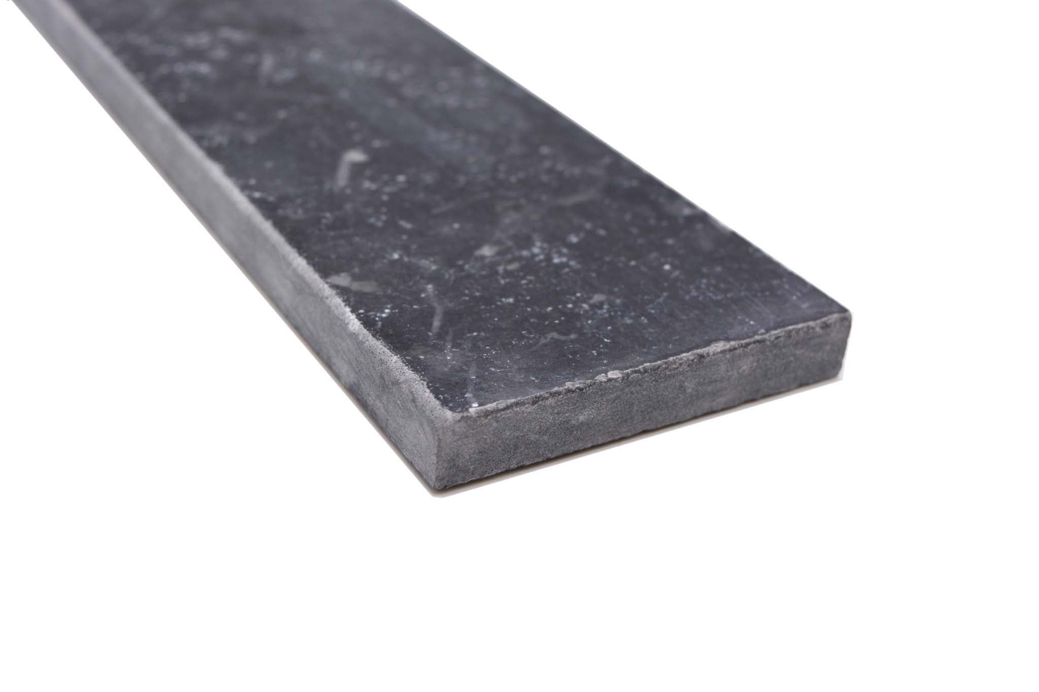 Sockel Svart Borlänge - 008 | 406x70x12mm. Säljs styckvis.